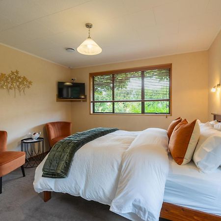 Alpine Rock B&B เทอาเนา ภายนอก รูปภาพ