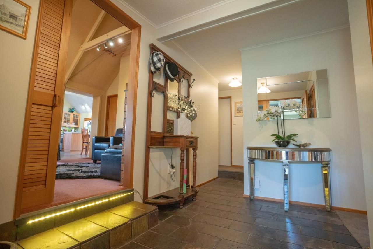 Alpine Rock B&B เทอาเนา ภายนอก รูปภาพ