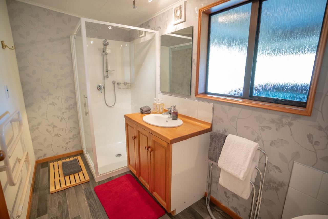 Alpine Rock B&B เทอาเนา ภายนอก รูปภาพ