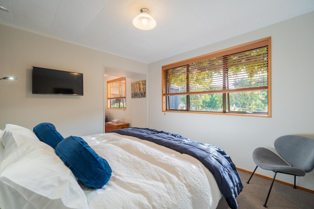 Alpine Rock B&B เทอาเนา ภายนอก รูปภาพ